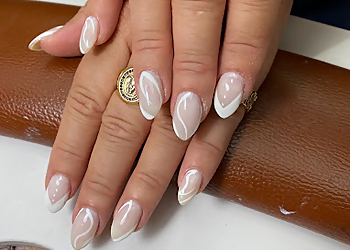 Jolis Ongles - Saint Jerome, QC Salons De Manucure - Nail Enhancements
