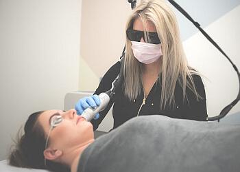 Medicine Hat med spa Jules + Stellan Medispa