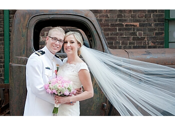 Halton Hills wedding photographer Julie Broadbent Photography