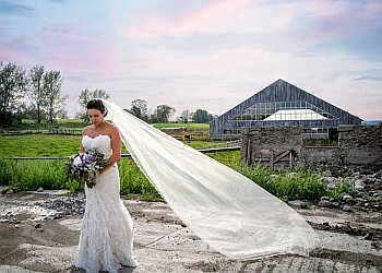 Halton Hills wedding photographer Julie Broadbent Photography