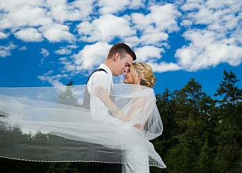 Nanaimo wedding photographer Julien Photography