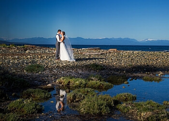 Nanaimo wedding photographer Julien Photography