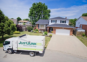 Justjunk Sherwood Park Justjunk Sherwood Park - Sherwood Park, AB Collecte des ordures - Truck Image