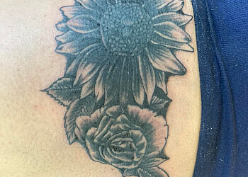 Moncton Salons de tatouage KBS Tattoos & Piercings