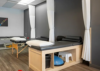 Terrebonne physical therapist Karina Mejia Trujillo, PT - CLINIQUE PHYSIOTHÉRAPIE UNIVERSELLE DES SEIGNEURS