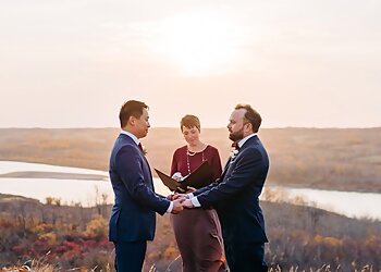 Saskatoon Célébrants De Mariage Karla Combres