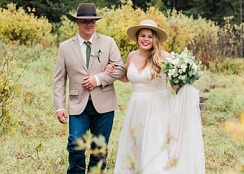 Airdrie wedding photographer Kaycee Ann Photography