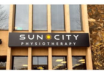 Kelowna Physiothérapie Kevin Bos B.Sc.PT, FCAMPT, CGIMS - SUN CITY PHYSIOTHERAPY-DOWNTOWN KELOWNA