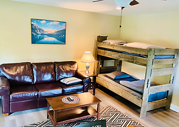 Kilby Lodge - Abbotsford, BC Bed And Breakfast - Guest Bedroom Image