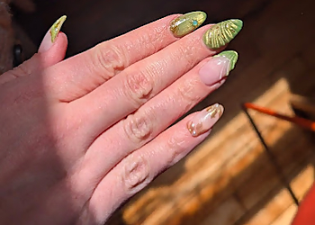 Kim Nails and Spa - Toronto, ON Salons De Manucure