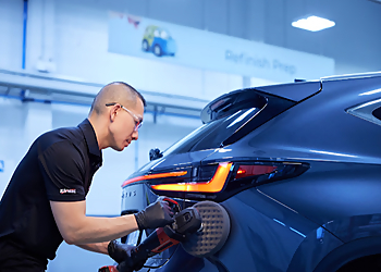 Kirmac Collision & Autoglass - Richmond, BC Carrosseries de automobiles - Workplace Image