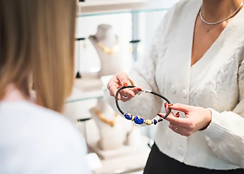 Knar Jewellery - Guelph, ON Bijouteries - Jewellery Display Image