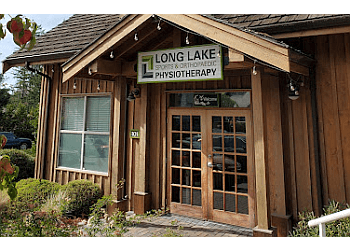 Nanaimo physical therapist Kyla Hartnell, BScPT, FCAMT, CGIMS - LONG LAKE SPORTS & ORTHOPAEDIC PHYSIOTHERAPY