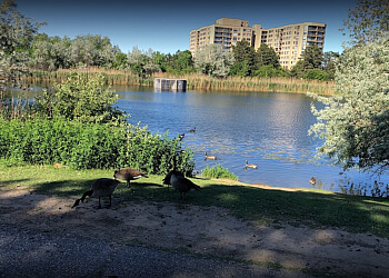 Mississauga hiking trail Lake Aquitaine Trail