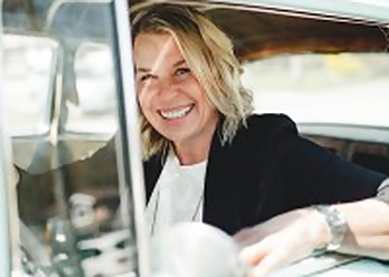 LEAH BACH & THE ABODWELL TEAM - Delta, BC Real Estate Agents - Professional Agent Image