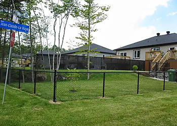 LES CLOTURES MENARD - Sherbrooke, QC Fencing Contractors - Installation Service Image