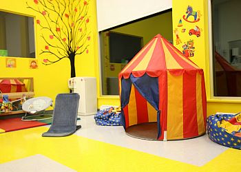 Saint Hyacinthe Écoles Maternelles La Garderie le Zirafo en espadrilles