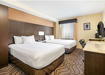 Oshawa hotel La Quinta Inn & Suites by Wyndham Oshawa