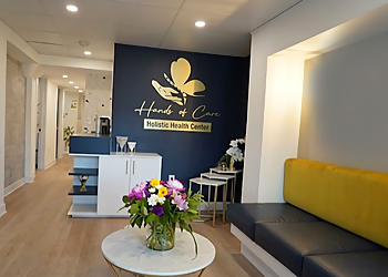 Ladan Jebheh, DOMP - HANDS OF CARE HOLISTIC HEALTH CENTER INC. - Aurora, ON Ostéopathes - Clinic Interior Image