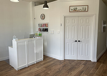 Lane Fifteen Tan Studio - London, ON Tanning Salons - Waiting Area Image