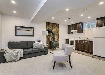 Cambridge painter Larry’s Painting & Repairs