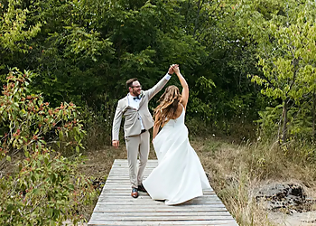 Lauren Garbutt Photography - St Catharines, ON Wedding Photographers - Work Image