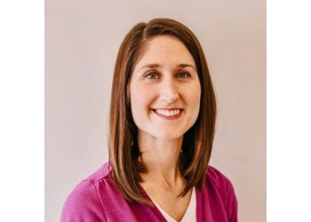 Winnipeg physical therapist Lauren Laubenstein, PT, BMR(PT) - BEVERLY PHYSIOTHERAPY