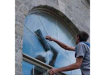 Saguenay window cleaner Laveur De Vitres Saguenay