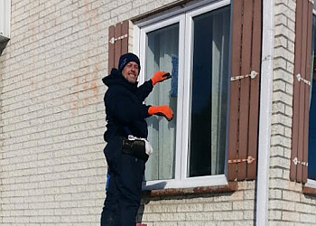 Saguenay window cleaner Laveurs de vitres Rémi Gagnon