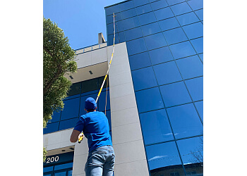 Sherbrooke window cleaner Lavpro Estrie