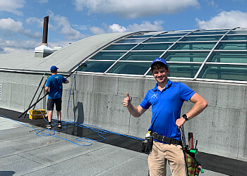 Sherbrooke window cleaner Lavpro Estrie