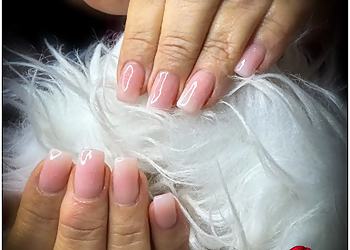 Granby Salons De Manucure Le Grimoire à Vernis - Art Des Ongles