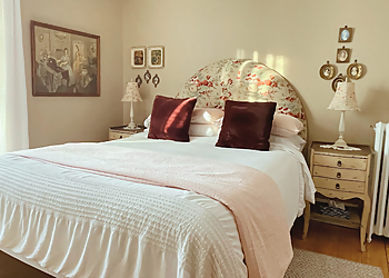 Le Plumard Couette et Café - Levis, QC Bed And Breakfast - Bed Interior Image