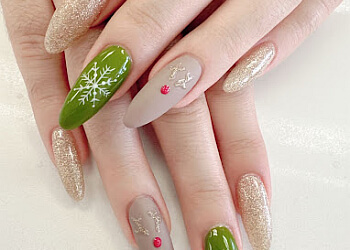 Newmarket nail salon Leah's Nails