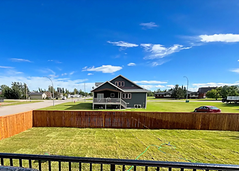 Legacy Landscaping & Groundworks - Lethbridge, AB Service D'Entretien De Pelouse - Service Image