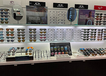 North Vancouver optician LensCrafters North Vancouver