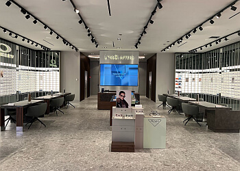 Burlington optician LensCrafters Burlington