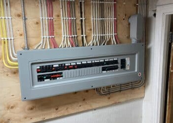 Shawinigan electrician Les Entreprises Yves Martel Inc.