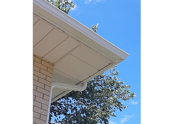 Quebec gutter cleaner Les Gouttières À Peter