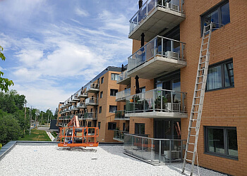 Levis window cleaner Les Services Net-Pro