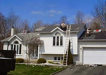 Drummondville roofing contractor Les Toitures Daniel, Inc.