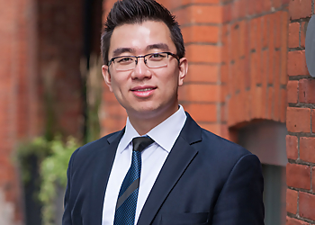 Li Cheng - LI CHENG BUSINESS & REAL ESTATE LAW Li Cheng - Hamilton, ON Business Lawyers - Lawyer Portrait Image