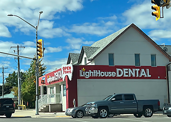 Chatham Dentistes Dr. Ammar Taimish - LIGHTHOUSE DENTAL CHATHAM