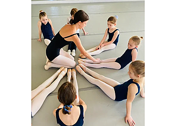 Brantford écoles de danse Lisa Naves Dance Company