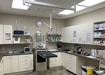 London Regional Veterinary Emergency and Referral Hospital - London, ON Cliniques Vétérinaires - Clinic Interior Image