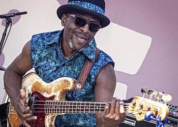 Kamloops music school Long & McQuade Musical Instruments