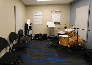 Kingston music school Long & McQuade Musical Instruments