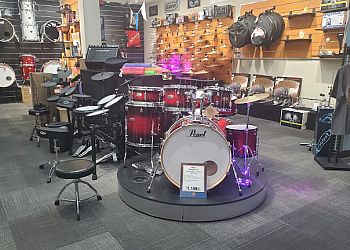 Oshawa music school Long & McQuade Oshawa