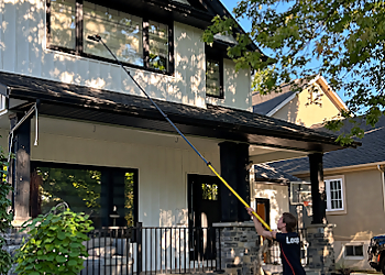 Loop Window Cleaning Loop Window Cleaning - Sarnia, ON Window Cleaners - Service Image