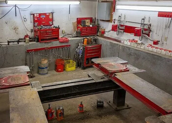 Medicine Hat car repair shop Lucky's Alignment & Brakes Ltd.